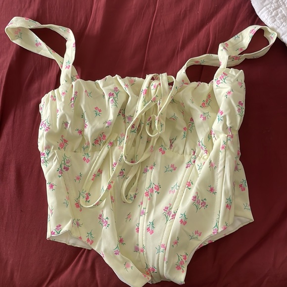 3/$20 YESSTYLE Floral Print Strap Bustier Top yellow with flowers - L - Picture 4 of 4